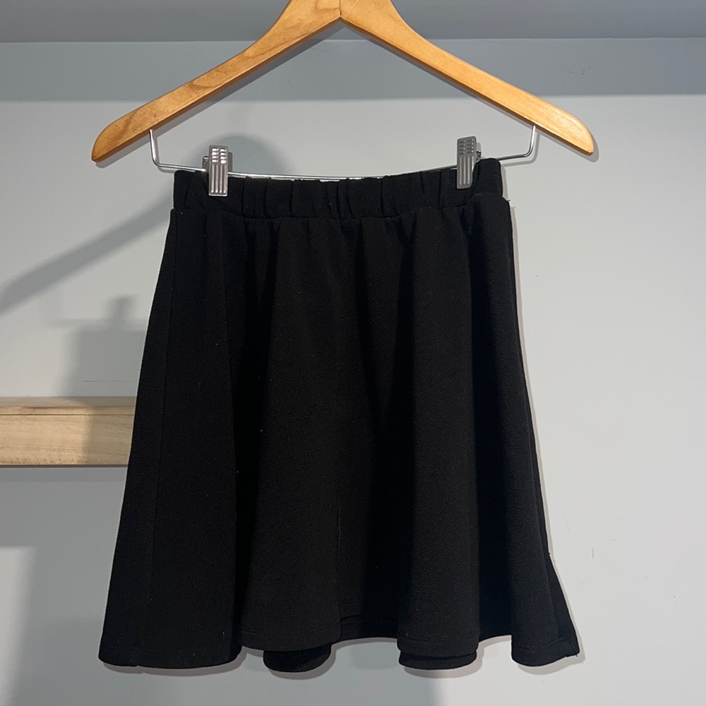 black skater skirt rue 21